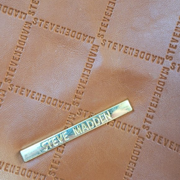 Steve Madden Vegan Tan Tote - Picture 2 of 8